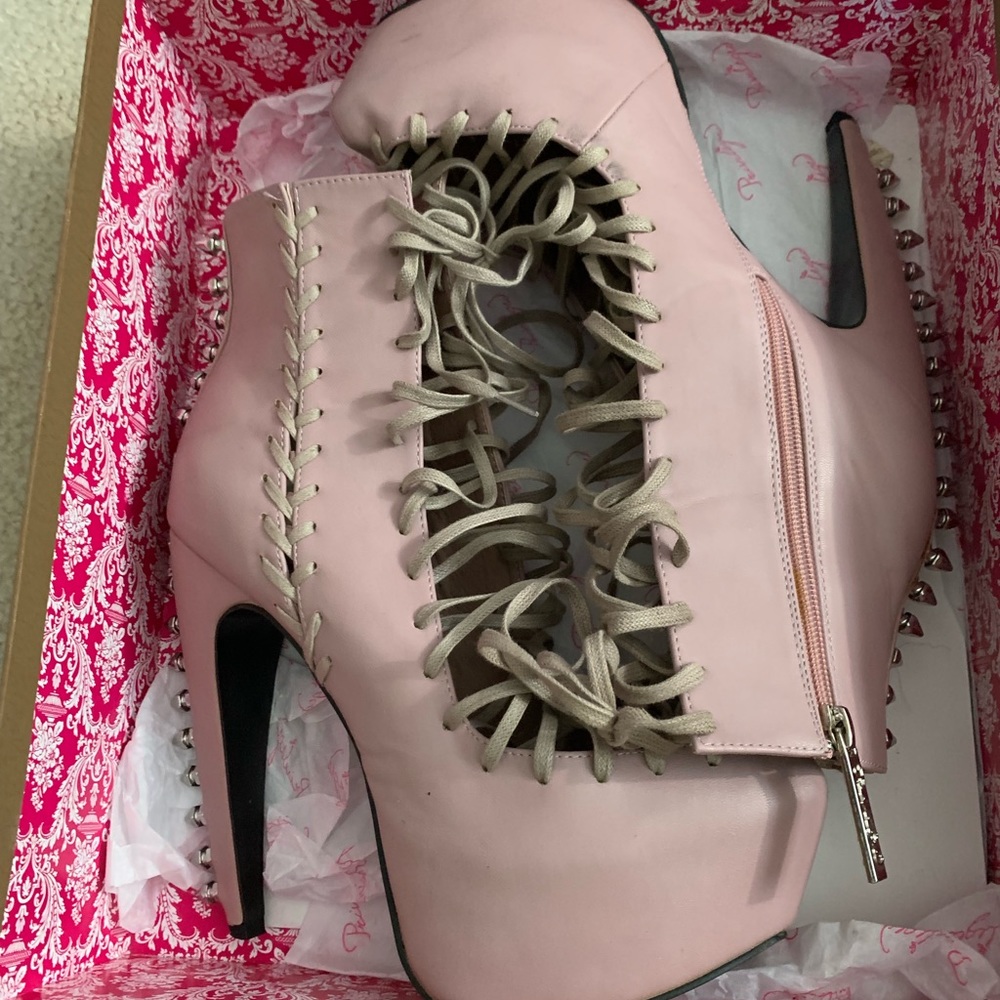 Mauve ankle boots